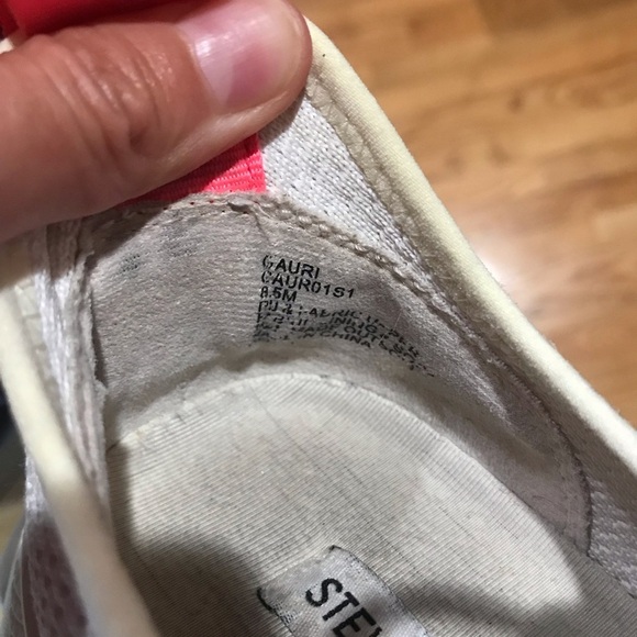 Steve Madden Gauri 1S1 Low Fashion Sneakers white hot pink shoes Womens Size 8.5 - Picture 11 of 11